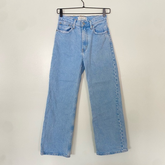 Abercrombie & Fitch Denim - Abercrombie & Fitch The 90's Relaxed Jeans High Rise Women's Size 25 / 0 XS